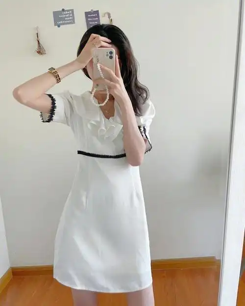 优雅气质纯白色连衣裙