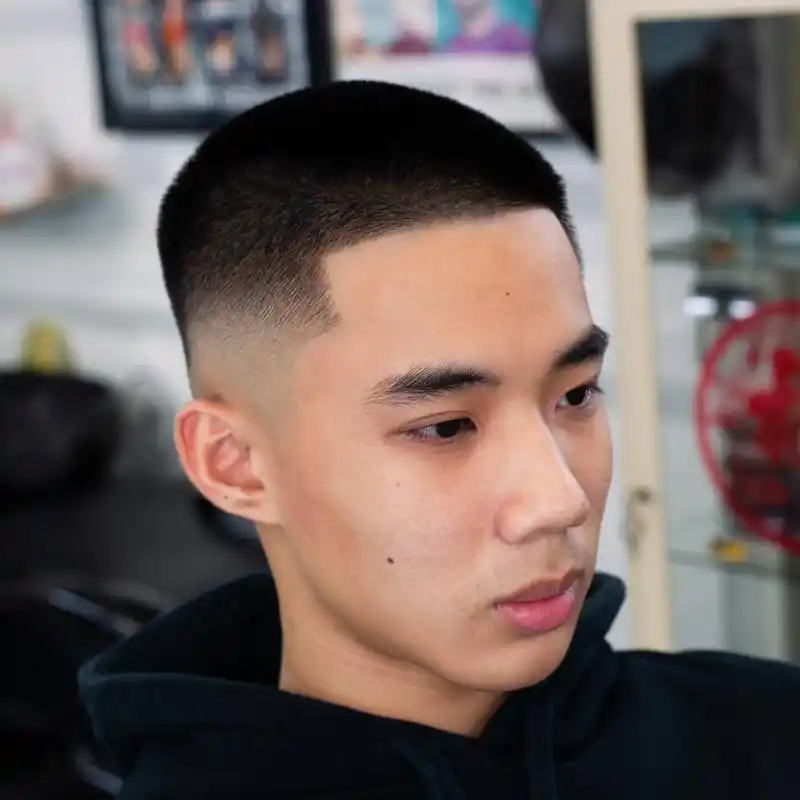 美式寸头|干净利索的发型 寸头是真的方便,但也比较挑头型和脸型,也都