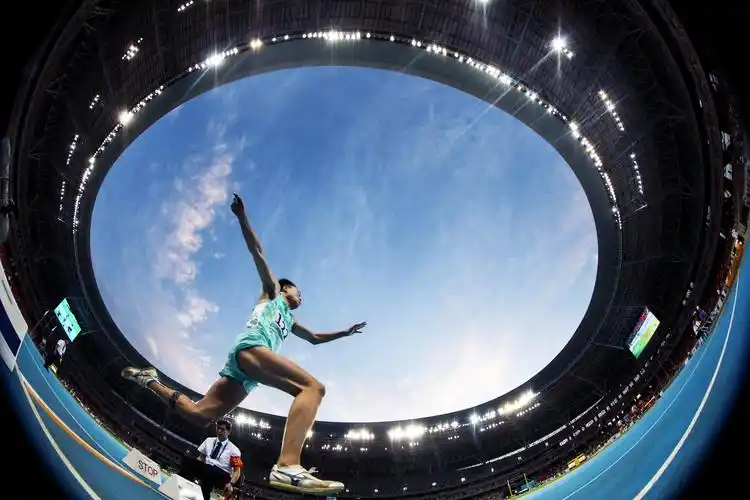 田径——体校甲组男子三级跳远决赛赛况