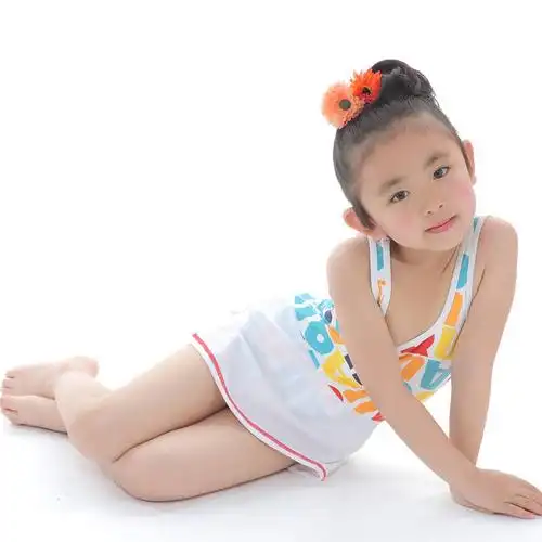 波尼士 2012新款儿童泳衣 女童连体群式泳装g121001 白色 116