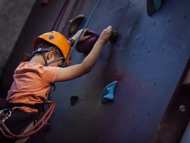 家长朋友们别再打着爱的旗号束缚孩子的手脚了