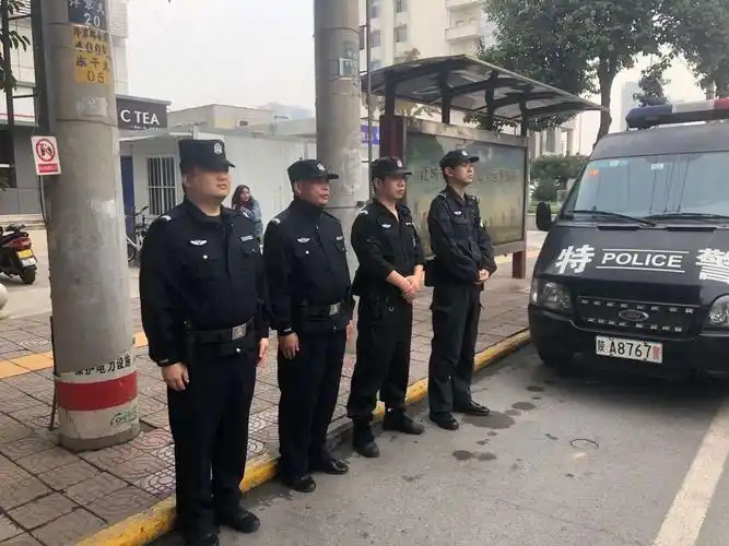 公安鄠邑分局巡特警大队扎实开展二级加强型巡逻防控工作