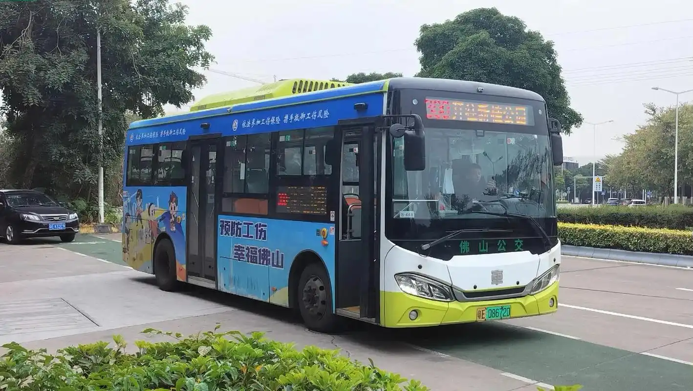 乘客您好,欢迎乘坐佛山公交 300线路无人售 - 抖音