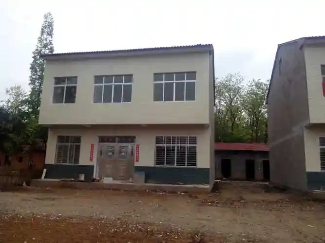 农村新建房屋出售(带田,包户口)