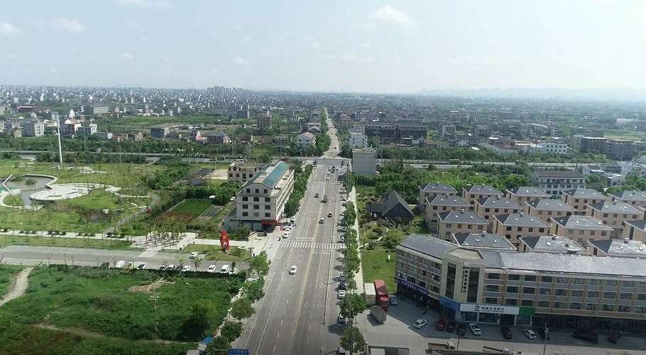 路桥区蓬街镇镇长 胡三争