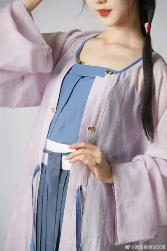 汉服一日一推262马面长短衫褶裙