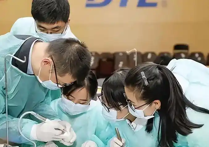 中西医临床专业怎么样好就业吗(临床医学不吃香了?