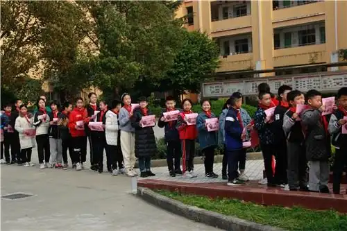 爱心一日捐温暖你我他乐清市英华学校开展2019年爱心一日捐活动