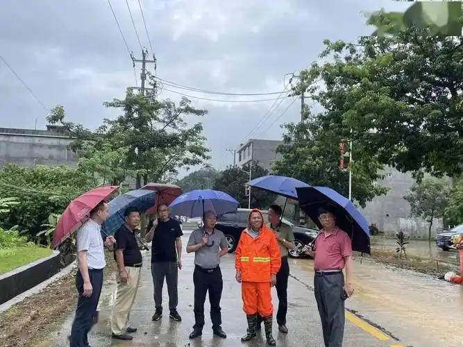 【漳路要讯】市交通运输局四级调研员吴汉城一行到平和县大溪镇指导