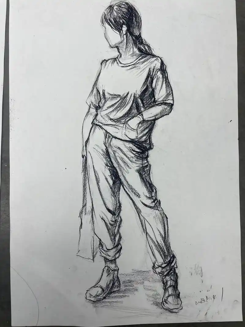 我家大宝 以后的画家 设计师#速写人物 #原创手绘 #美术老 - 抖音