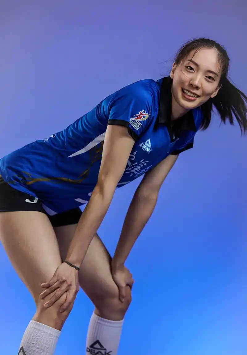 郑益昕三局20分荣膺得分王!女排联赛揭幕战福建3:0横扫河南_庄宇珊