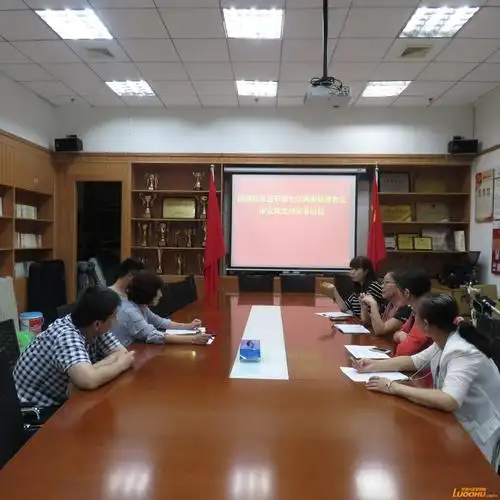 银湖社区召开两委联席会议审议 民生微实事项目