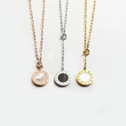 恬屋子 新款坠扣式 罗马文圆盘镶嵌天然贝壳黑白双面短款项链 女