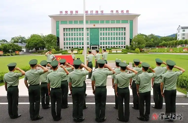 生日快乐我的国武警广东总队梅州支队举行超燃升旗仪式