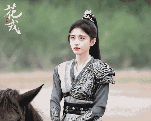 鞠婧祎花戎女扮男装造型