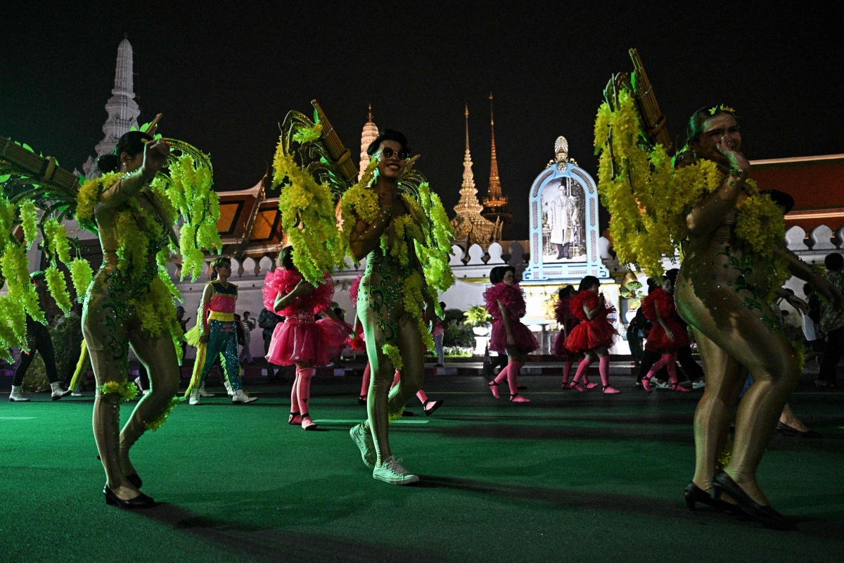 其实,我觉得在百家号上泰国丰收舞泰国99表演秀维也纳狂欢节图片