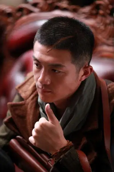 枭雄热播李泽锋刻意走火揽首笔生意