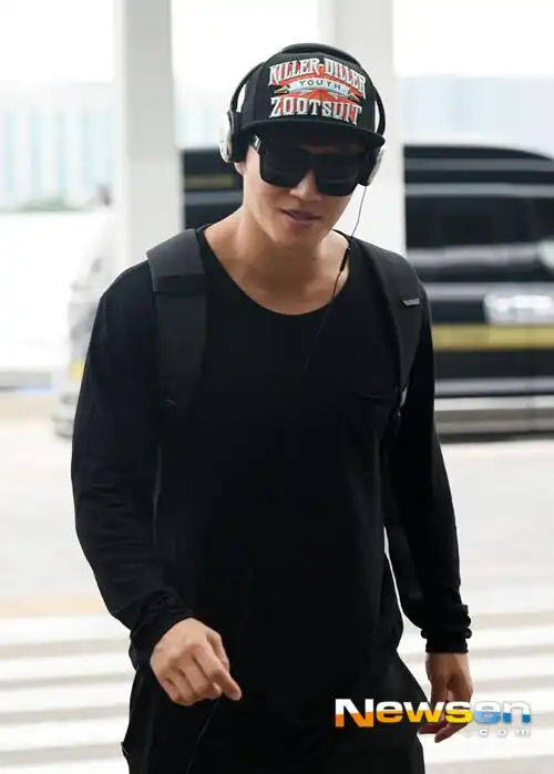 runningman金钟国机场照