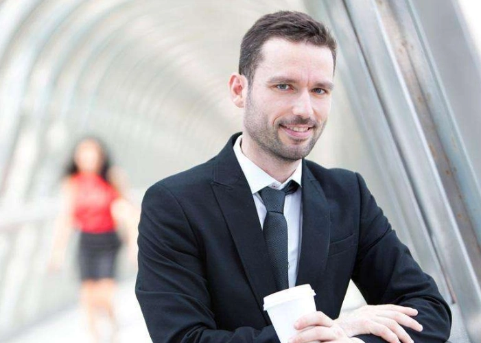 为什么来中国游玩的外国人,很少见到法国人?知道真相的我很无奈