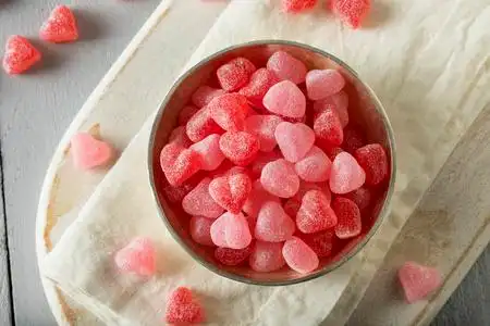 sweed 红色心形糖果照片