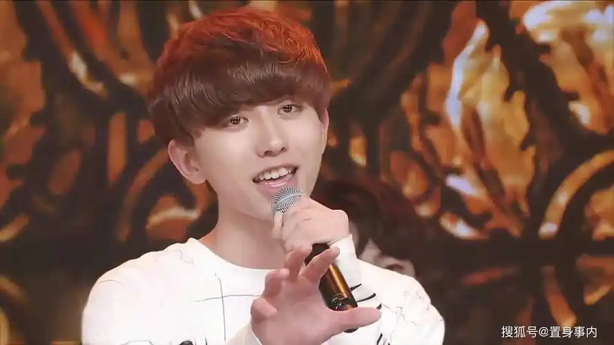 19岁成名25岁"翻车",管不住下身的蔡徐坤,和他涉嫌违法的母亲_偶像