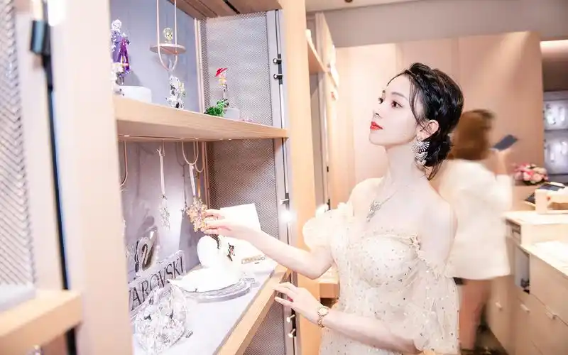 陈瑶性感ins超仙气背景图-明星壁纸 - 壁纸家