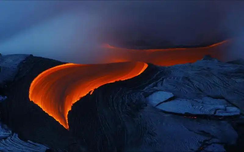 夏威夷基拉韦厄火山的熔岩(© toshi sasaki/image bank film/getty