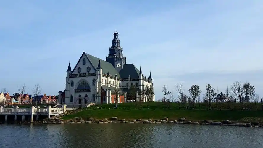 江苏省盐城市大丰区303县道靠近风车情侣馆