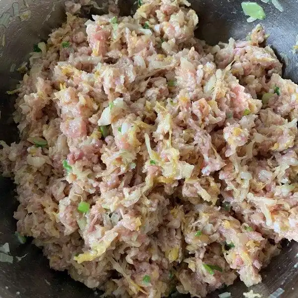 黄小彻做的猪肉酸菜水饺馅