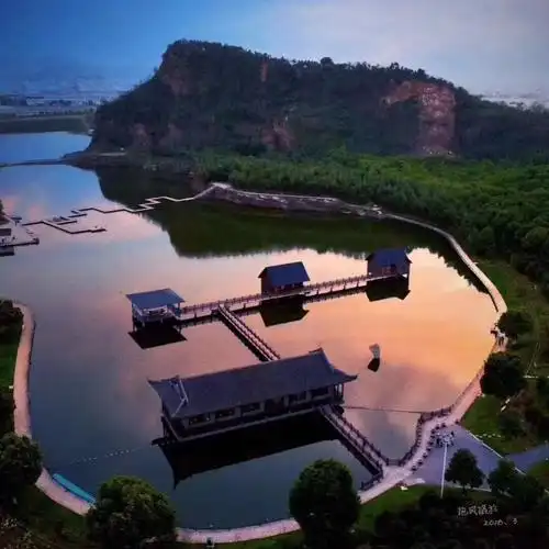 狮山湖位于江阴的南闸焦西的生态湖区,4月6日我跟我的小伙伴们一起