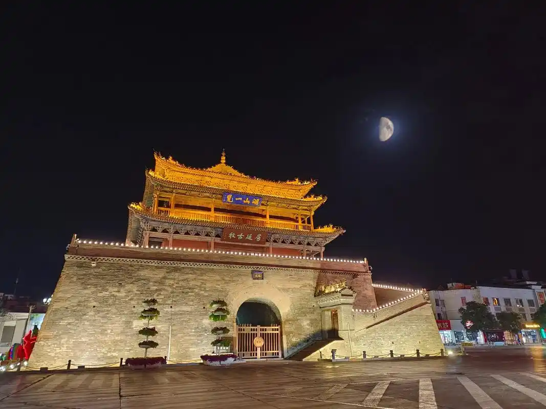 张掖鼓楼.又称镇远楼,又名靖远楼,位于张掖市中心,东西南北四 - 抖音