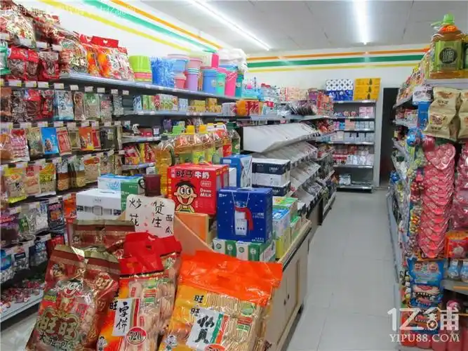 成熟小区大门口70㎡超市转让(学校必经路)