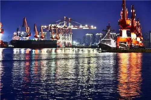 多图直击军港之夜的别样风采