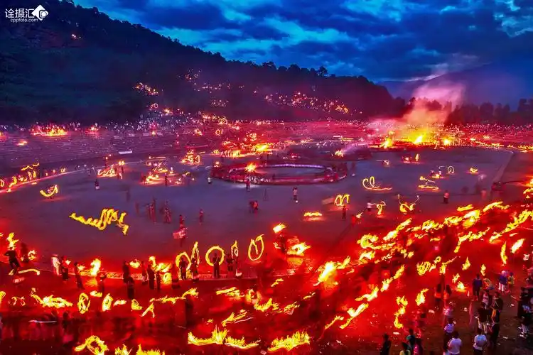 凉山彝族火把节