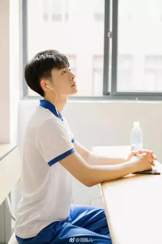 一组夏日清新男生写真教程拿走不谢