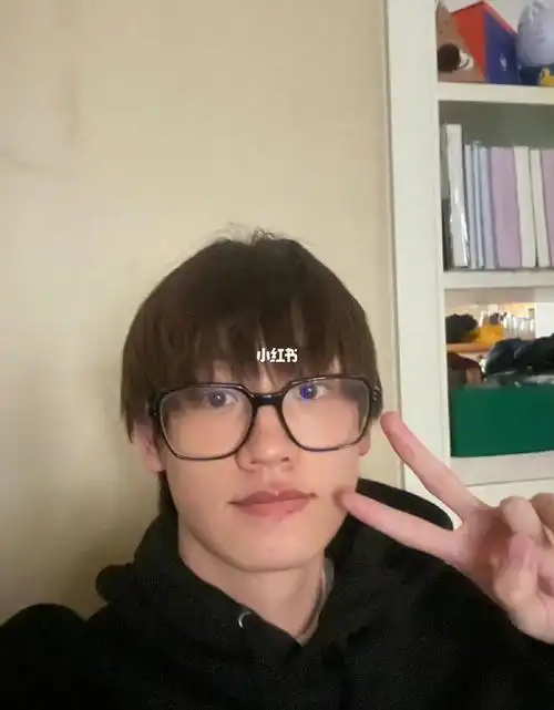 刘彰在这里提醒你要记得开心鸭