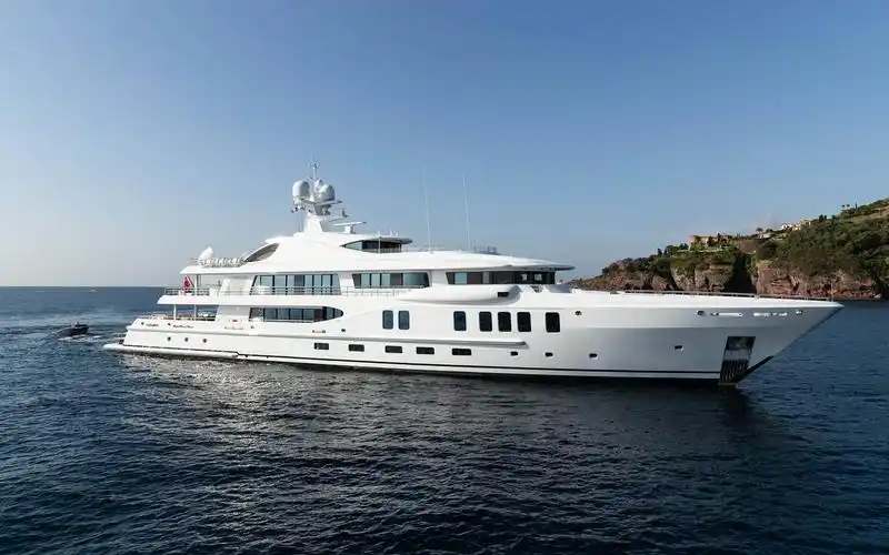 北极光7950万欧元的荷兰amels676m22109auroraborealis号超级游艇