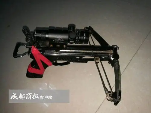 广安两男携带毒针进村偷鸡摸狗 看到警察撒腿就跑