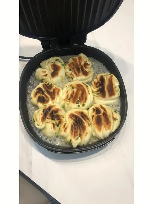 电饼铛太浅生煎花卷被压扁了