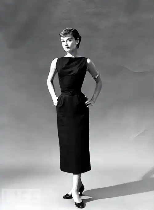 看完时尚教母奥黛丽赫本的穿搭才知道什么叫经典永不过时