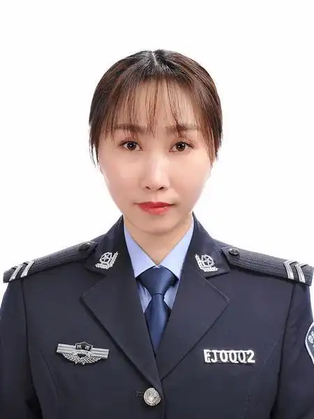 董翠翠:一位110接警员的长情告白