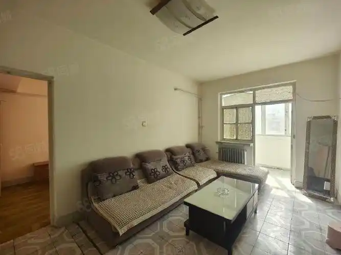 天山绿苑条楼五楼70平米两室两厅简装出出租