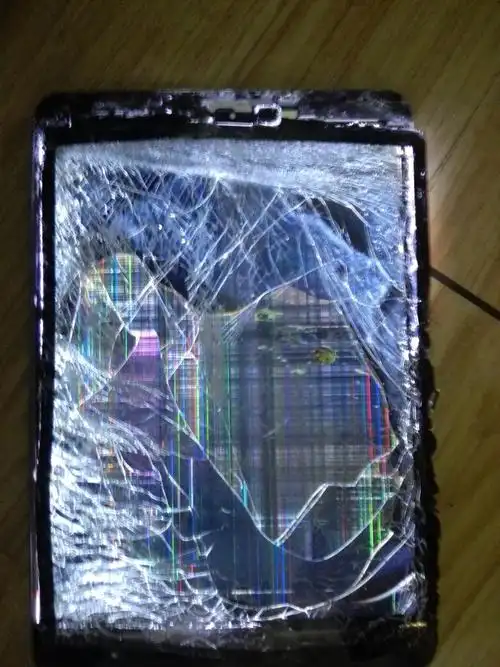和对象打架把ipadmini3摔坏了,屏幕粉碎,能开机,还有救吗