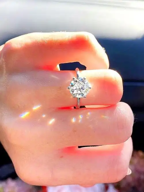 热销蒂芙尼钻戒代购_现货经典蒂芙尼六爪钻戒18k白金求婚戒missmoon