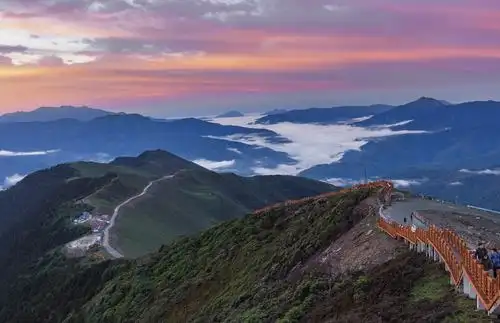 美丽的神山【达瓦更扎】