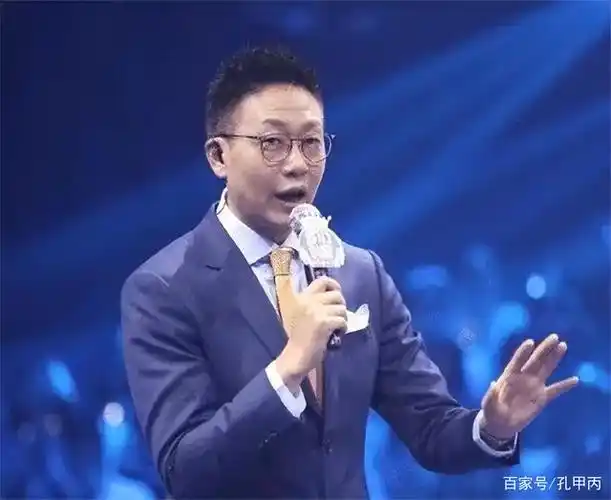 主持人林海,两任妻子都是同行,现51岁生活十分幸福