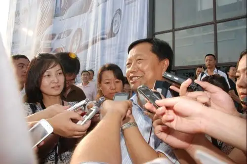 第八届汽博会:长春市长崔杰视察筹备情况