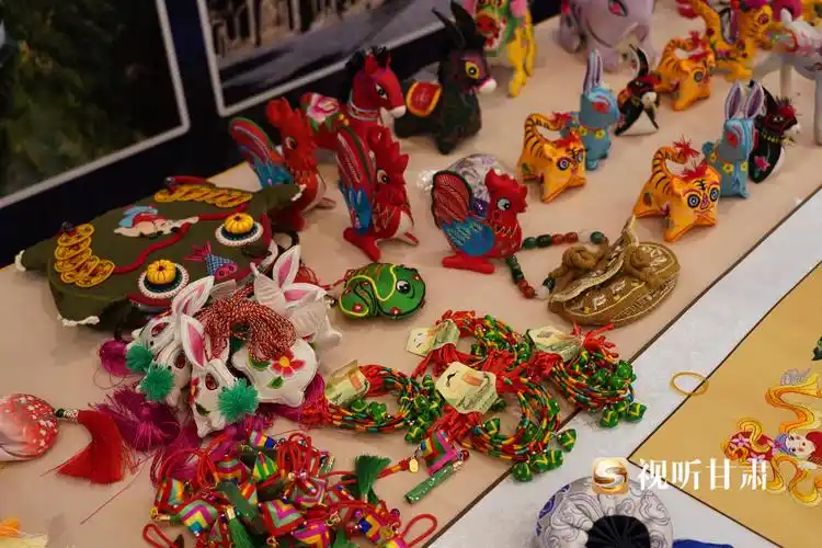 签约金额达276亿元甘肃庆阳小香包带动大产业