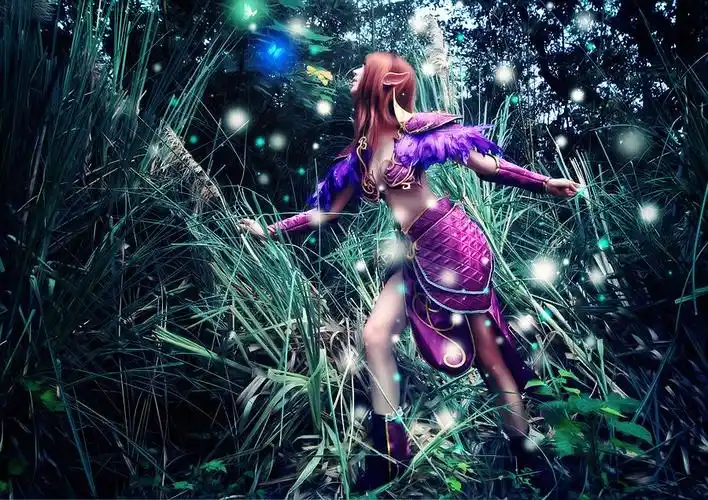 暗夜精灵cos惟妙惟肖 为了亲她一口被蹂躏也值