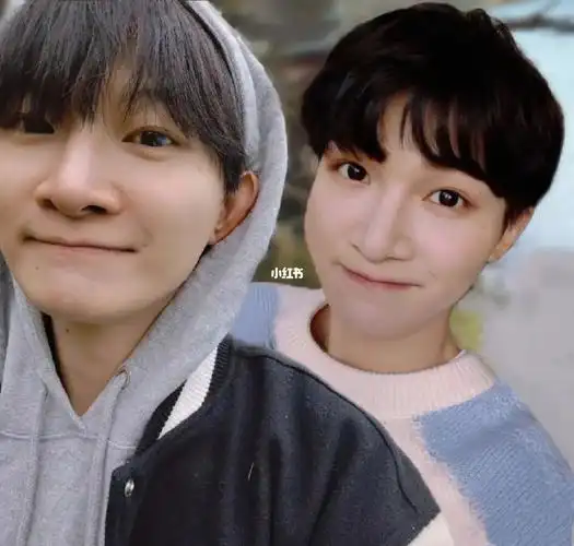 我来发两张周深or周浅伪合照